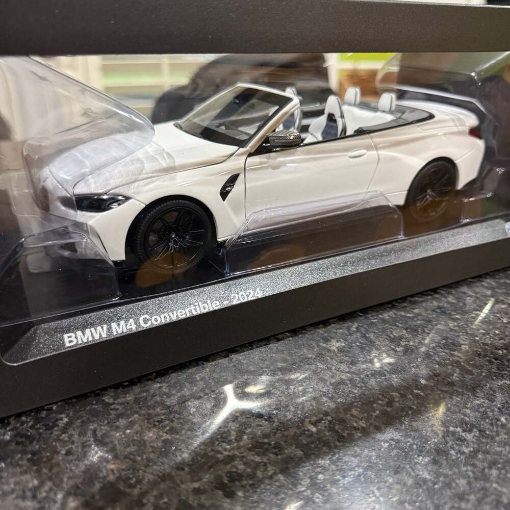 Minichamps BMW M4 Convertible 2024 1:18 Scale Diecast Model